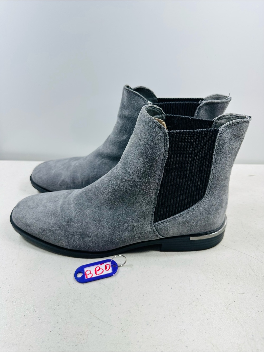 Nine West Womens 8,5 Agate Chelsea Ankle Boot Gray Suede Leather Bootie